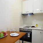 Avra Aparthotel *