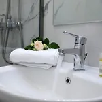 Aparthotel Avra *