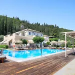 Aparthotel Avra *