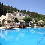 Avra Aparthotel *