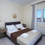 Avra Aparthotel *