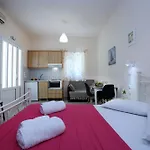 Avra Aparthotel *