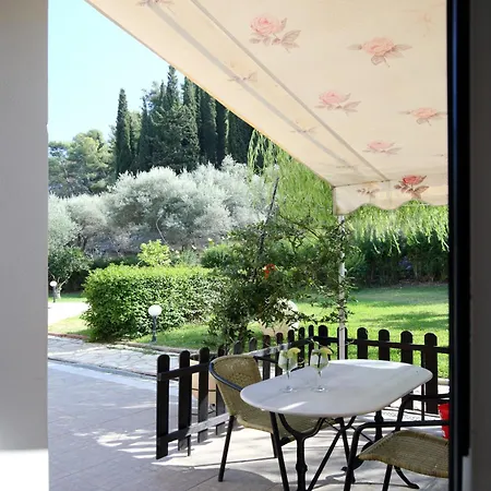 Hotel apartamentowy Avra